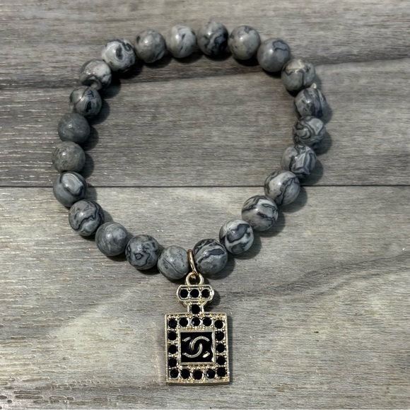 Upcycled Luxe & Handmake ❤️‍🔥 - Picture 16 of 17